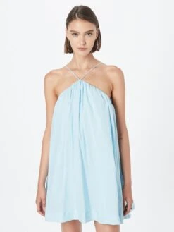 Abercrombie & Fitch Robes Dété Robe D’été Femme Bleu Clair 9 Abercrombie & Fitch Robes Dété Robe D’été Femme Bleu Clair -Stil Femme Soldes Boutique 089b9cb1ad50ea1073c5ee738cb5cc5d