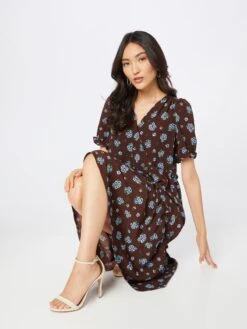 Monki Robes Dété Robe D’été Femme Brun Foncé -Stil Femme Soldes Boutique 37f34f10554cc9d3e84a981ddfc894bb
