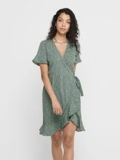 ONLY Robes Dété Robe D’été Olivia Femme Vert -Stil Femme Soldes Boutique 49f23aacd0ee23dc9af25c5532b33f86