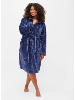 Zizzi Robes De Chambre Robe De Chambre MLISE Femme Bleu Foncé -Stil Femme Soldes Boutique 4dbfc8784cea377132fc4fd6c4bda1ca