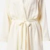 Underprotection Robes De Chambre Robe De Chambre Jane Femme Crème -Stil Femme Soldes Boutique 5de87f61eec6fa11fe313df2141dd4ca
