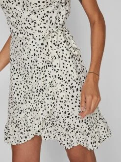 Vila Robes Dété Robe D’été Fini Femme Blanc Cassé -Stil Femme Soldes Boutique 6dadc46f87e348f3af36b9158a39790a