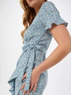 ONLY Robes Dété Robe D’été Olivia Femme Bleu Clair -Stil Femme Soldes Boutique 7098158818d48cfa3823457c882741d9