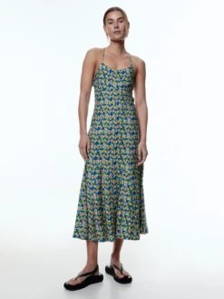 EDITED Robes Dété Robe D’été Nelly Femme Bleu Marine -Stil Femme Soldes Boutique 763e3a8b1e70959a35cf89467a94002a