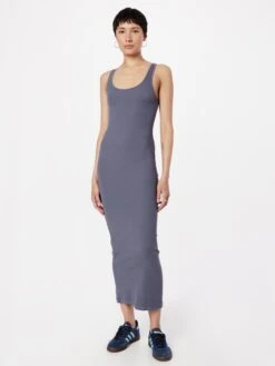 WEEKDAY Robes En Jersey Robe Femme Gris 9 WEEKDAY Robes En Jersey Robe Femme Gris -Stil Femme Soldes Boutique 78a776b5bc61cd6561fbffb6e19ab858