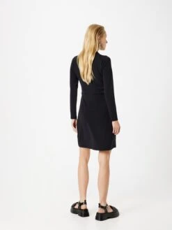 About You Robes En Jersey Robe Lisann Femme Noir -Stil Femme Soldes Boutique 7e416ea63c6bc6ce2b962b21b24997b7