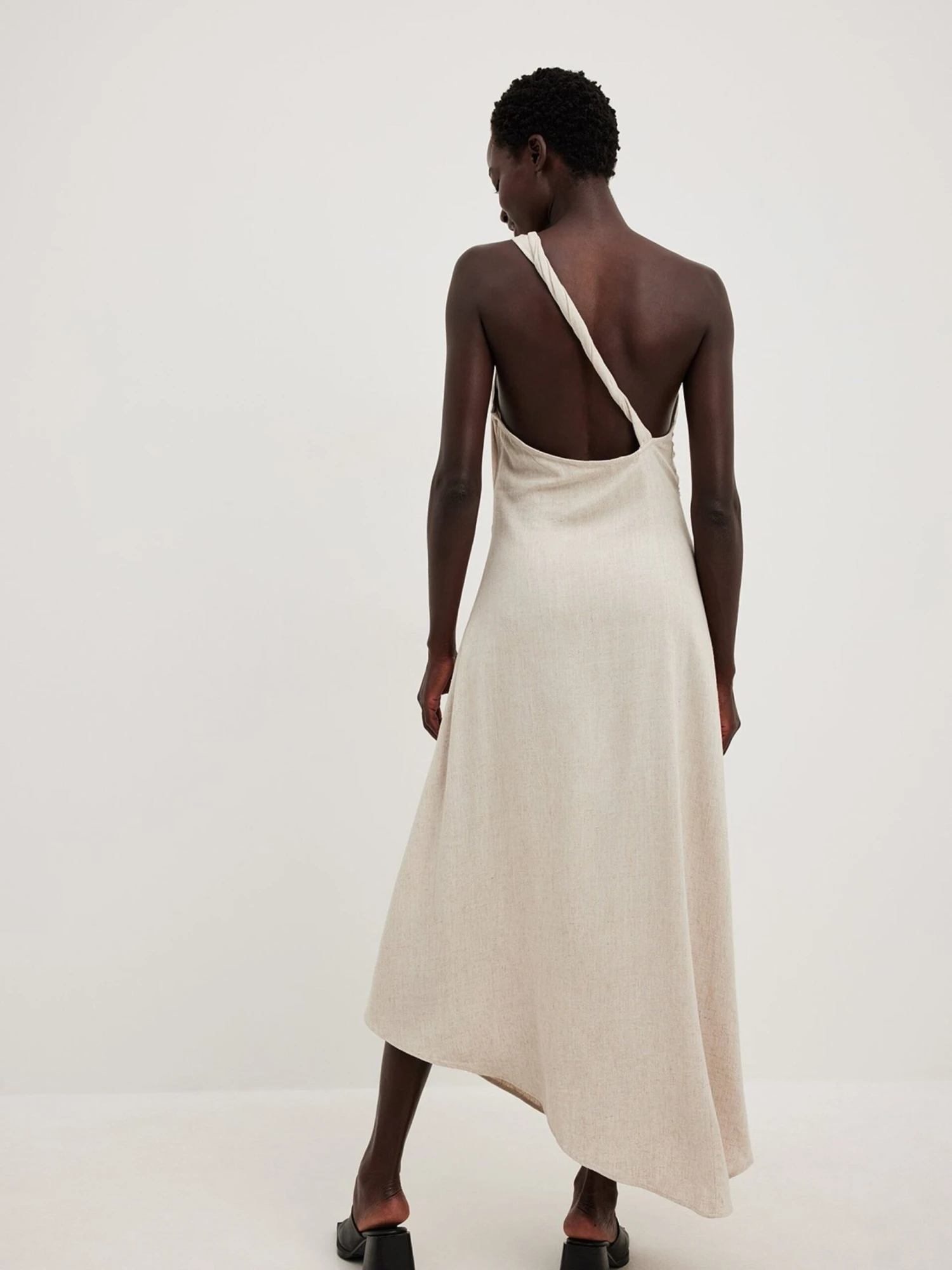 NA-KD Robes Dété Robe D’été Femme Mastic 4 NA-KD Robes Dété Robe D’été Femme Mastic – Image 2