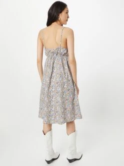 Vero Moda Robes Dété Robe D’été JOA Femme Bleu Clair -Stil Femme Soldes Boutique 9465a482e9b4b411f88fddc85f27789d