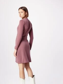 About You Robes En Jersey Robe Lisann Femme Rose Ancienne -Stil Femme Soldes Boutique b426241ae0dd21f90eb88a2f889eccc2