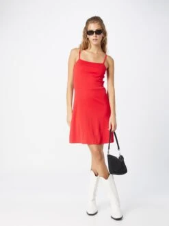 ONLY Robes En Jersey Robe KIRA Femme Rouge Vif -Stil Femme Soldes Boutique c2771b6f93e73e706ff7b58c32334b01