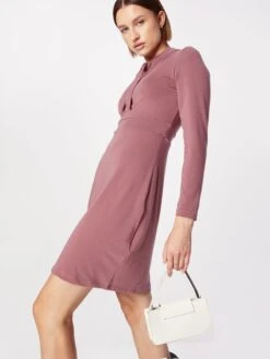 About You Robes En Jersey Robe Lisann Femme Rose Ancienne -Stil Femme Soldes Boutique c357772e9effb170a01a1ad218e8ba6d