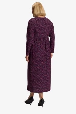 Ulla Popken Robes En Jersey Robe Femme Violet / Noir 9 Ulla Popken Robes En Jersey Robe Femme Violet / Noir -Stil Femme Soldes Boutique e742031c5e01a842832b5f24d64f5b46